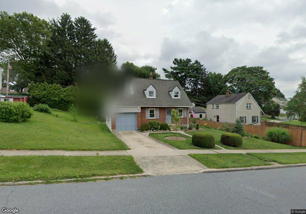 305 Virginia Ave, Whitehall, PA 18052 - photo 1