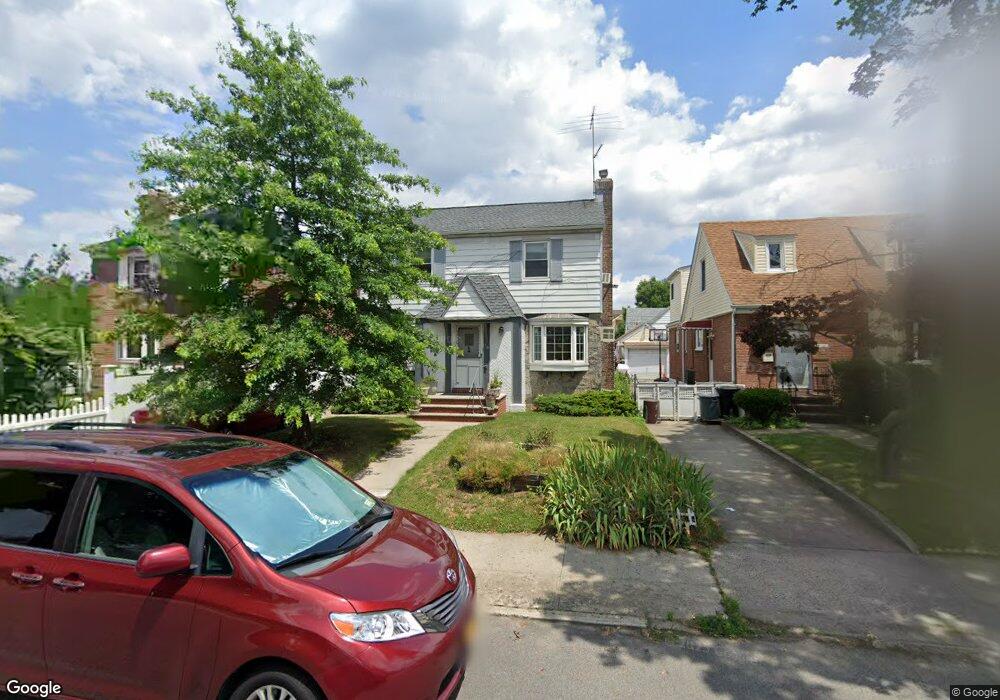 7507 183rd St, Fresh Meadows, NY 11366 - photo 1