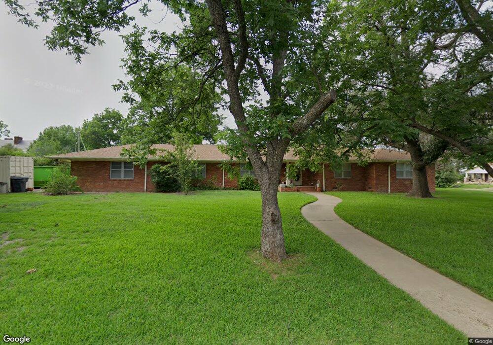 711 Bixby St, Ardmore, OK 73401 - photo 1