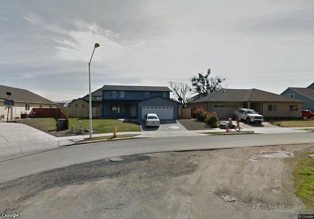 2000 Aristona St, Central Point, OR 97502 - photo 1