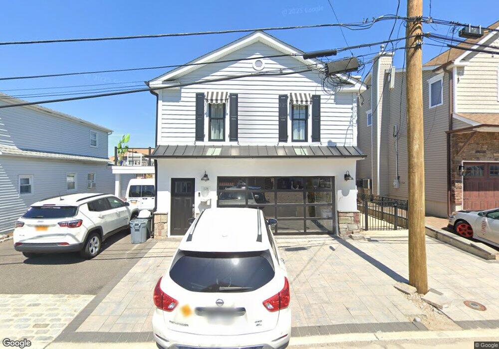 128 Clubhouse Rd, Bellmore, NY 11710 - photo 1