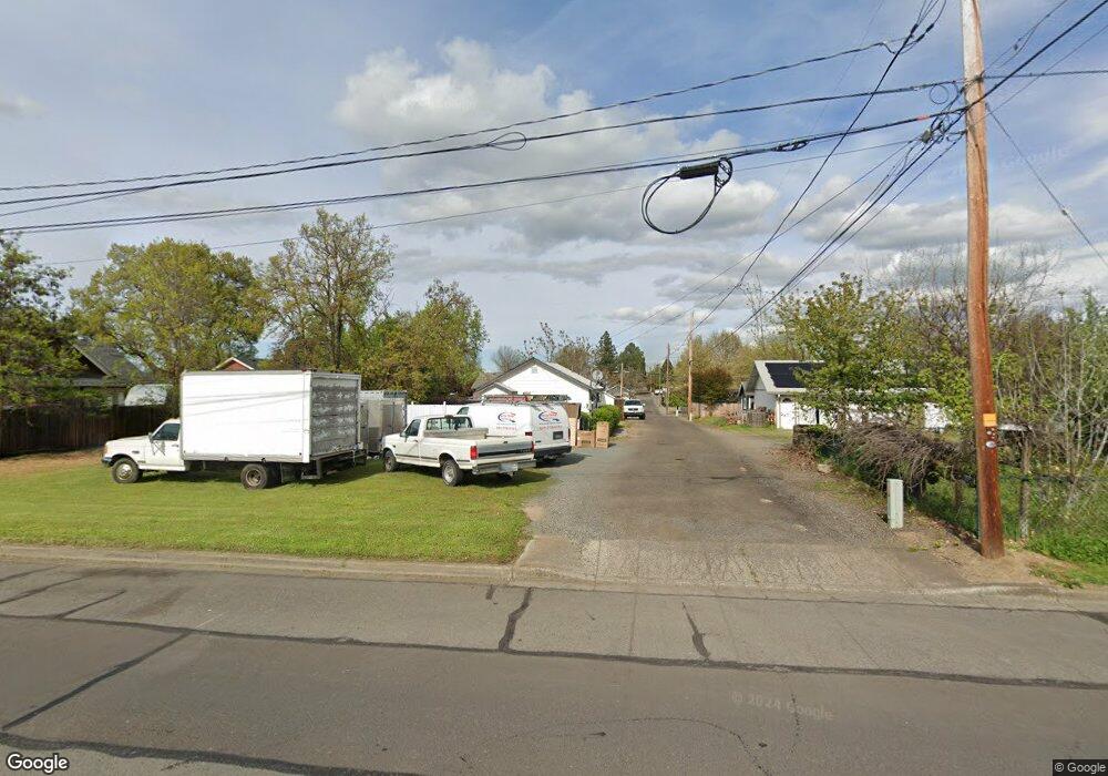 344 N 3rd St, Central Point, OR 97502 - photo 1