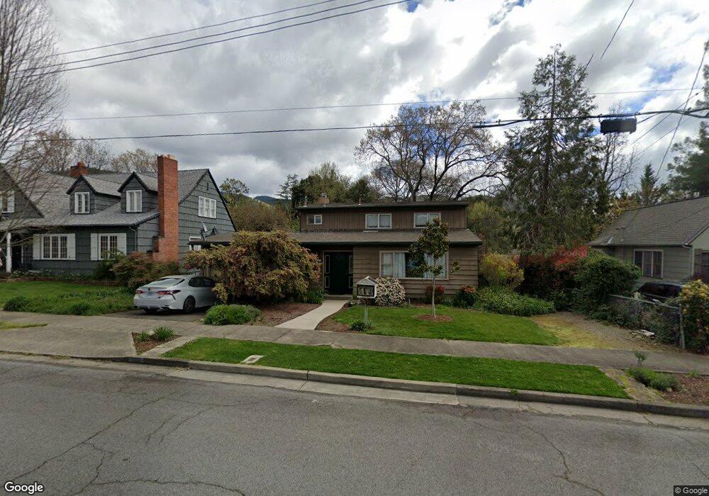 1441 NW Lawnridge Ave, Grants Pass, OR 97526 - photo 1