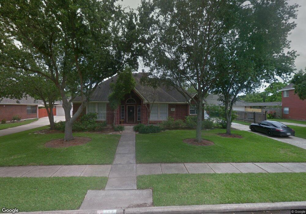 107 Lakeview Cir, Friendswood, TX 77546 - photo 1