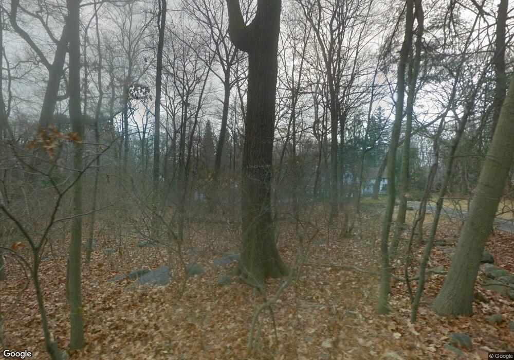 5 Appletree Ln, Norwalk, CT 06850 - photo 1