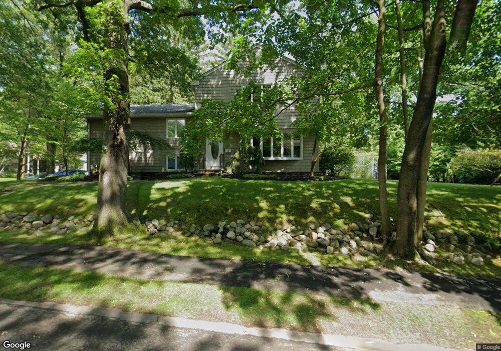 2 Lockwood Ln, Closter, NJ 07624 - photo 1