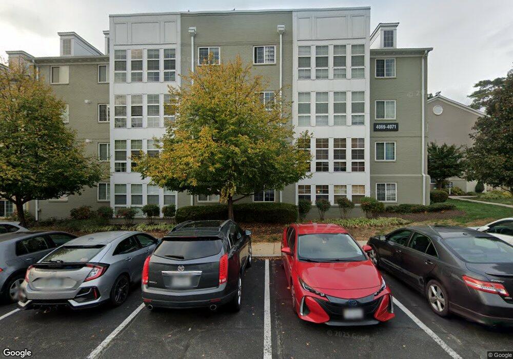 4071 S Four Mile Run Dr unit 404, Arlington, VA 22204 - photo 1