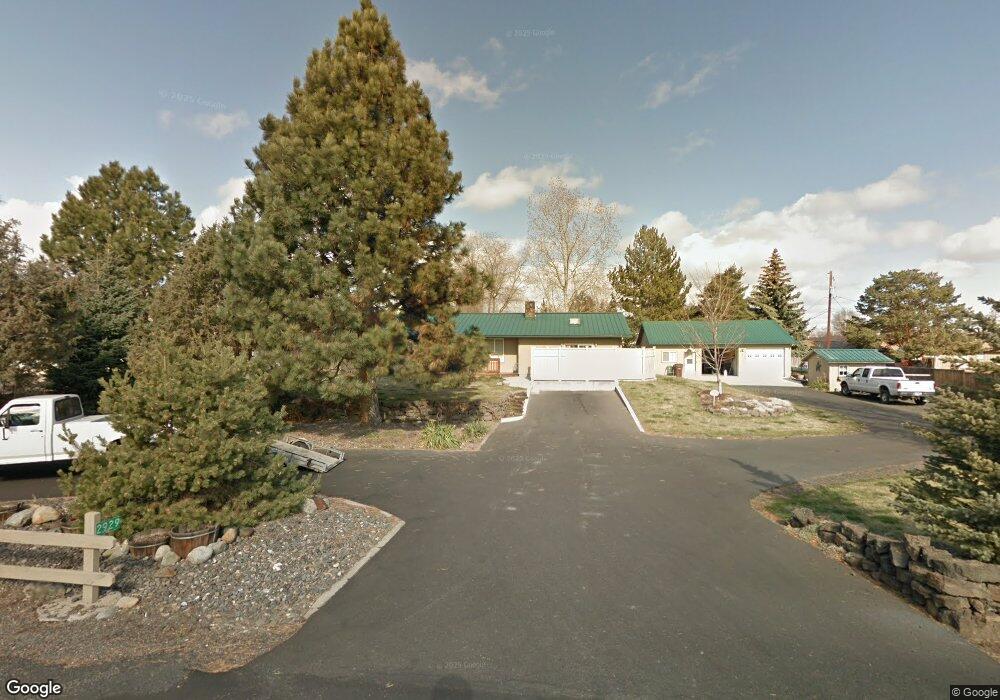 2929 SW Meadow Ln, Redmond, OR 97756 - photo 1