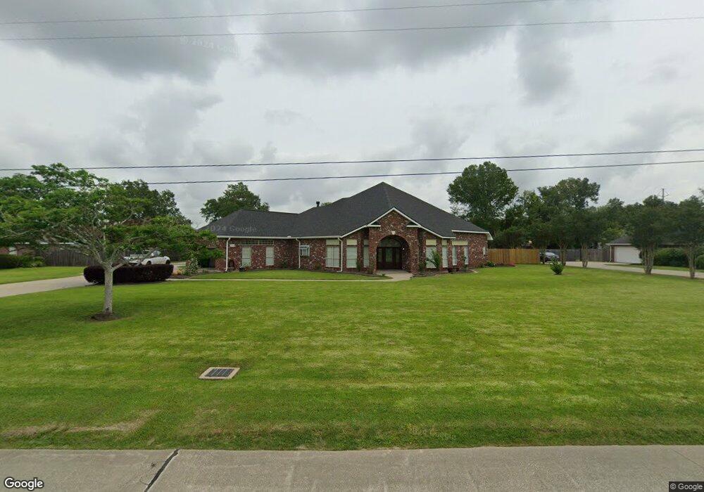 5395 E Crestview Dr, Lake Charles, LA 70605 - photo 1
