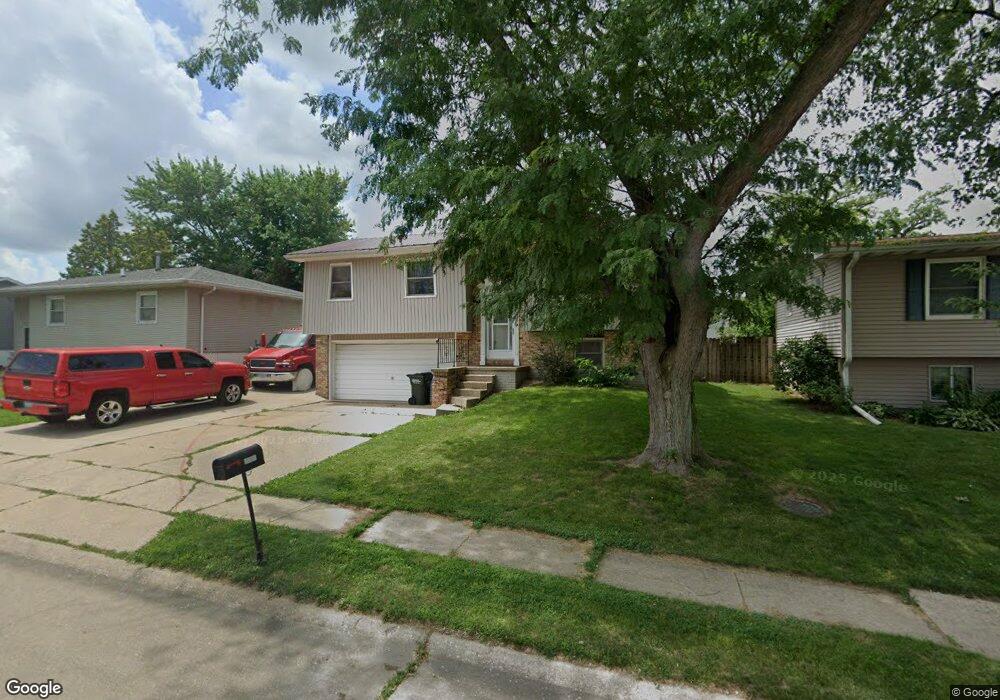 1512 N Pioneer St, Davenport, IA 52804 - photo 1