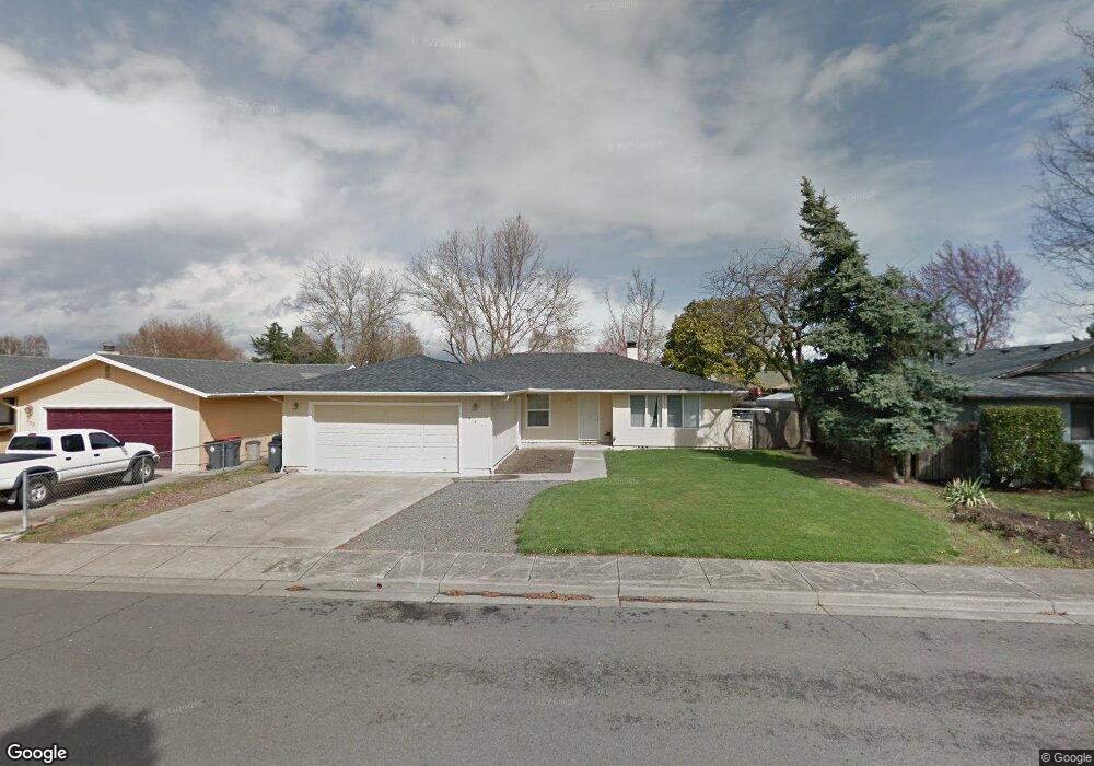 641 Hemlock Ave, Central Point, OR 97502 - photo 1