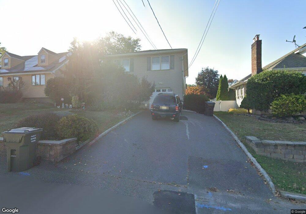 825 Terrace Ave, Woodbridge, NJ 07095 - photo 1