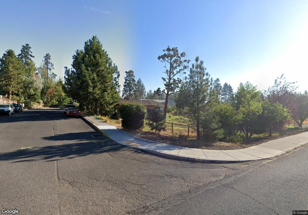 33 NE Alpenview Ln, Bend, OR 97701 - photo 1