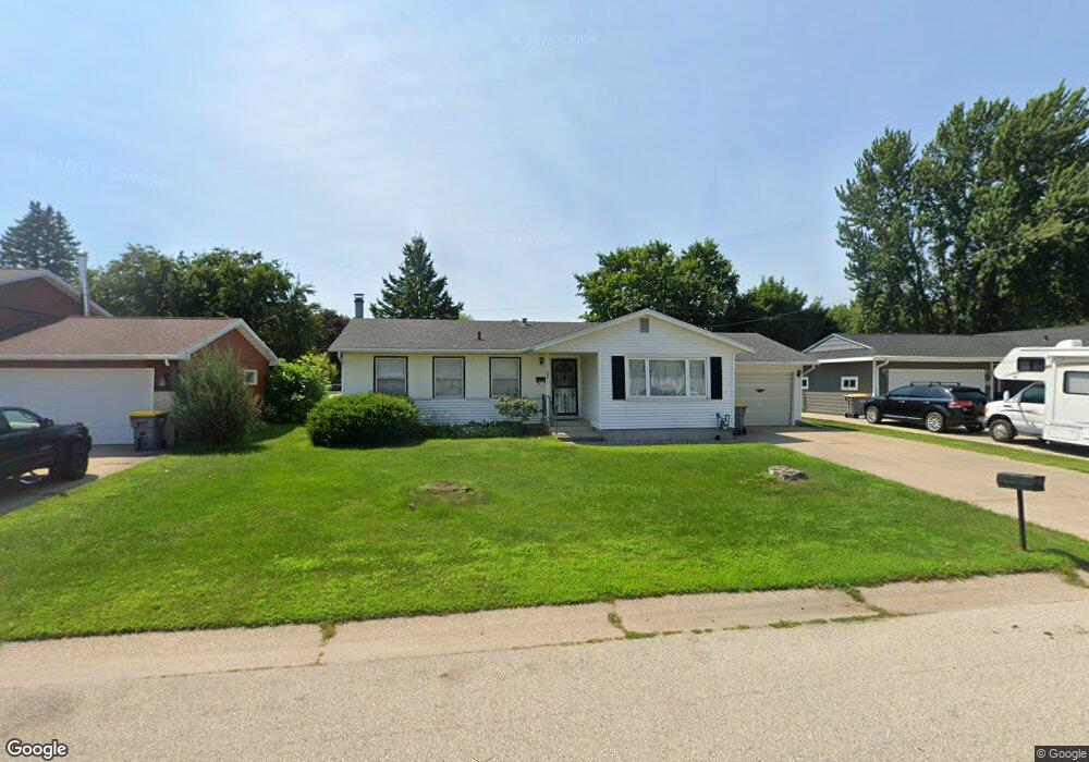 902 Redwood St W, La Crescent, MN 55947 - photo 1