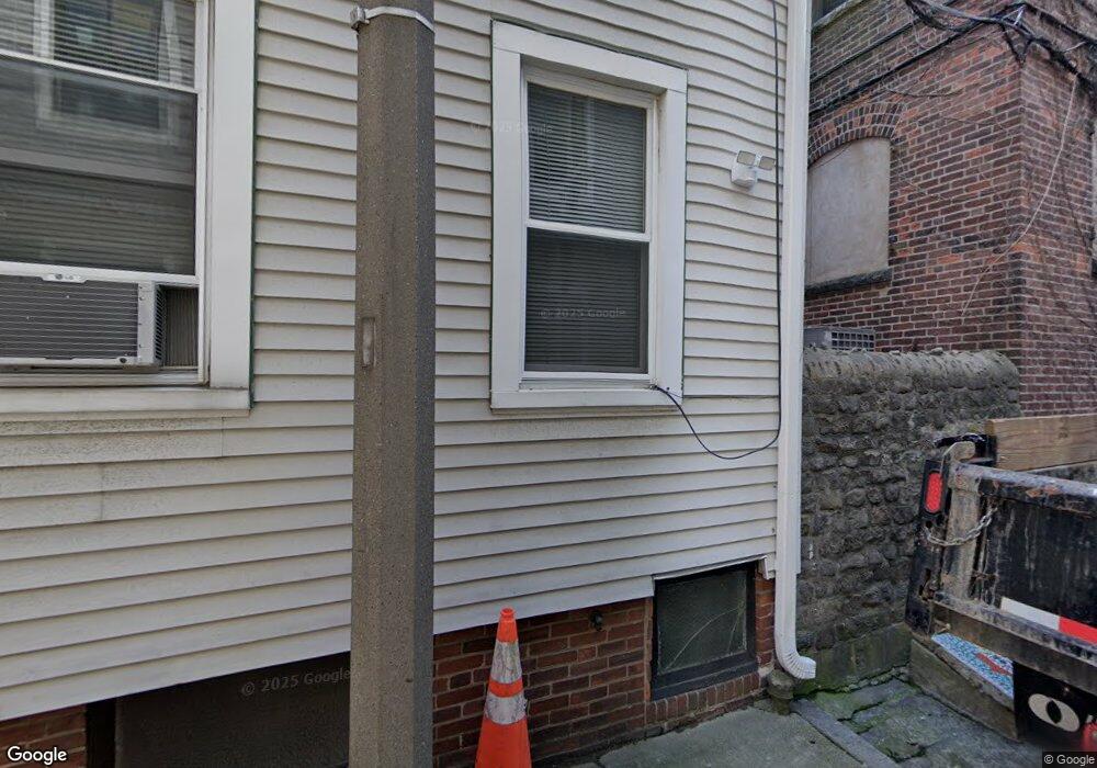 6 Thacher Ct, Boston, MA 02113 - photo 1