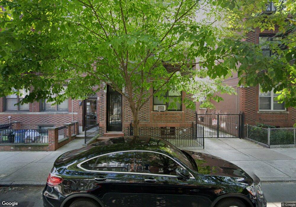 25-33 36 Th St unit 3, New York City, NY 11103 - photo 1