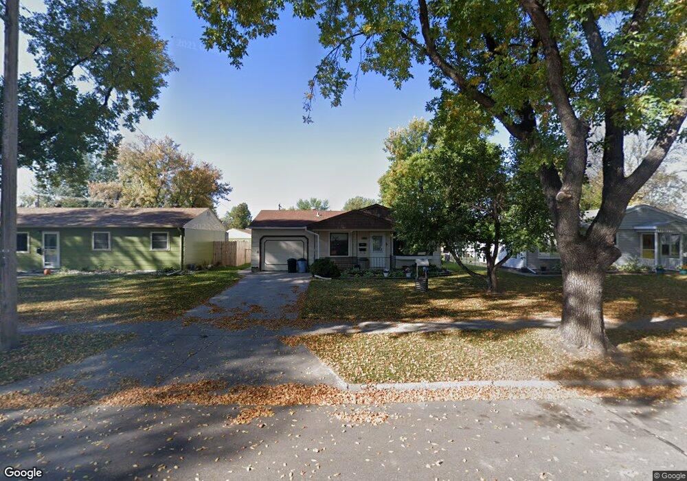 1322 S 19th St, Grand Forks, ND 58201 - photo 1