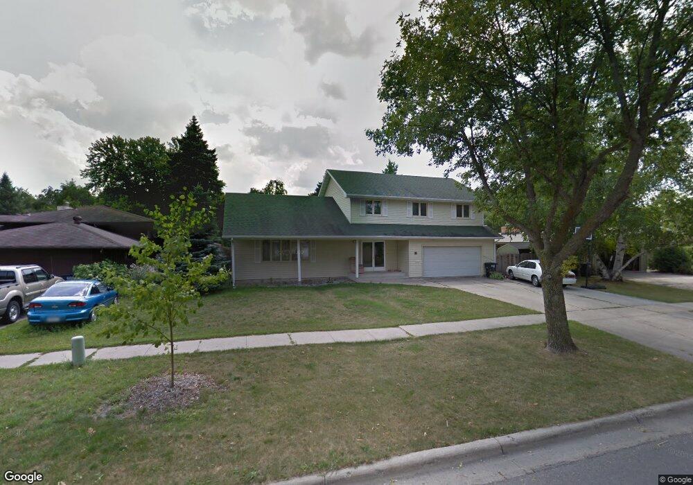 25 N Woodcrest Dr N, Fargo, ND 58102 - photo 1