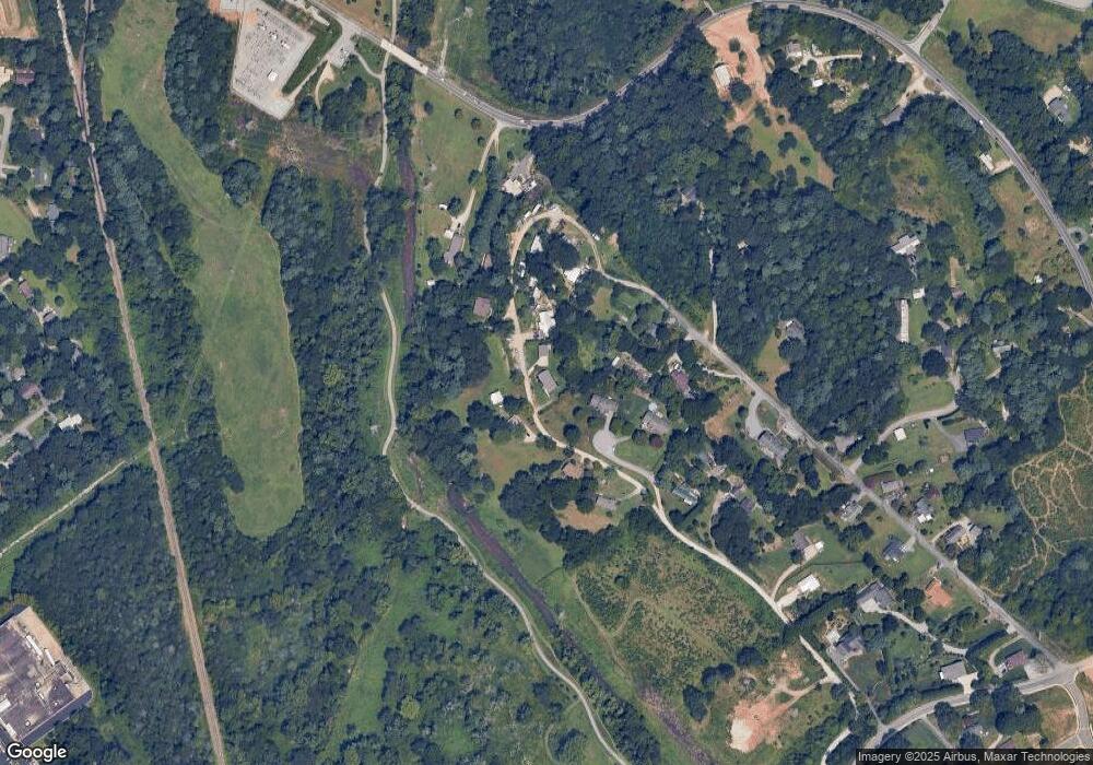 412 Queen St, Hendersonville, NC 28792 - photo 1