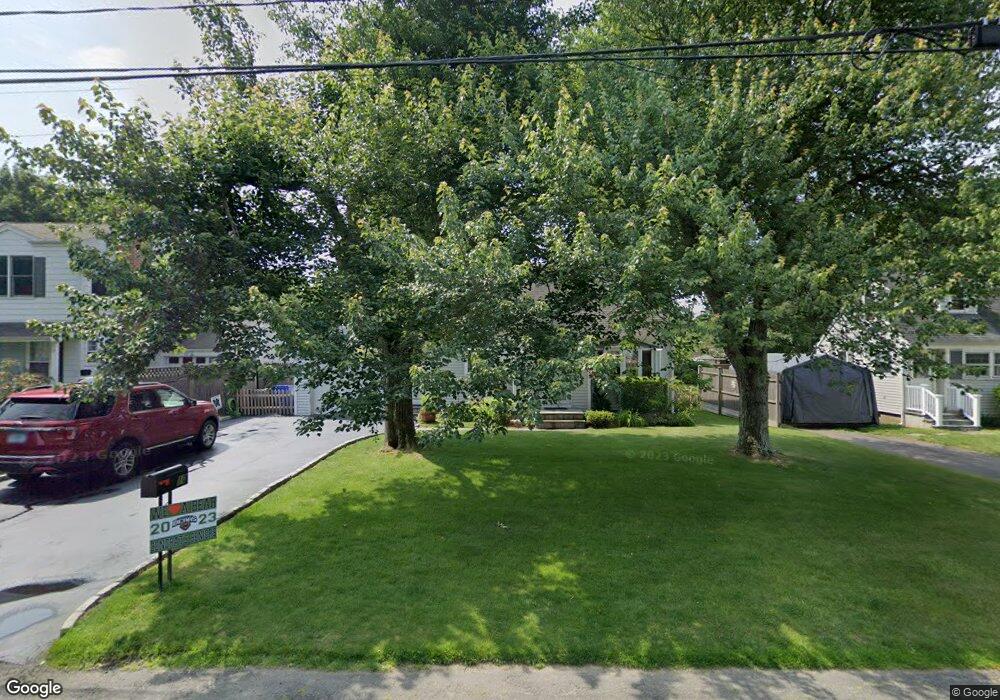 10 Honeysuckle Dr, Norwalk, CT 06851 - photo 1