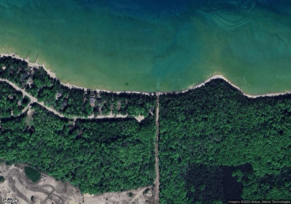 6005 9 Mile Pointe Dr, Charlevoix, MI 49720 - photo 1