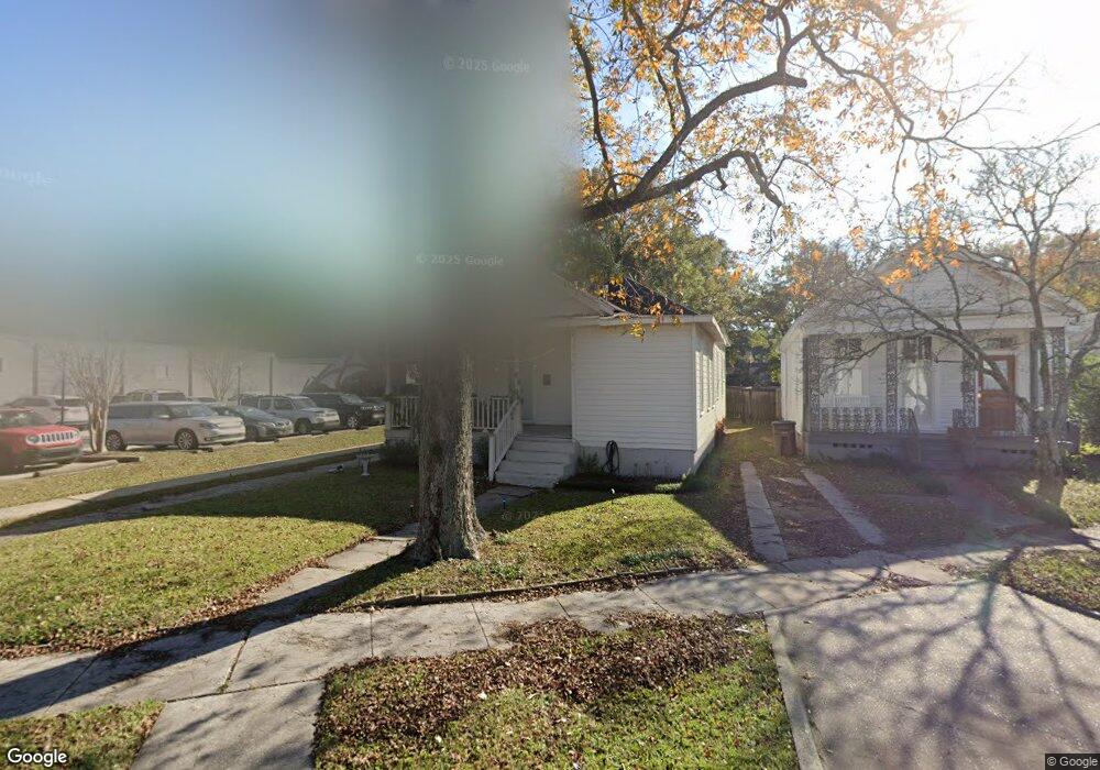 1757 Old Shell Rd, Mobile, AL 36604 - photo 1