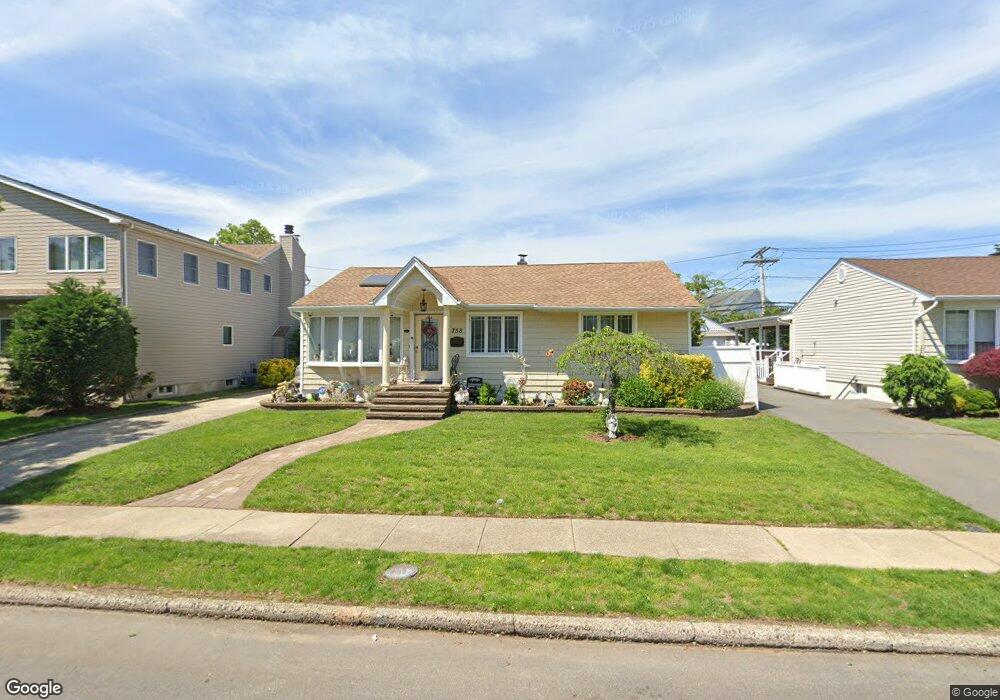 758 Anderson Ave, Franklin Square, NY 11010 - photo 1