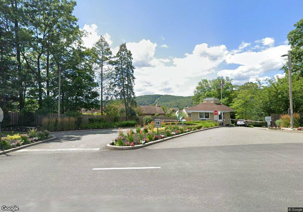 7 Fox Ct, Suffern, NY 10901 - photo 1