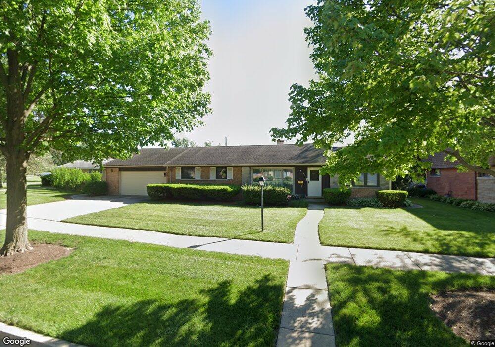 412 N Highview Ave, Elmhurst, IL 60126 - photo 1