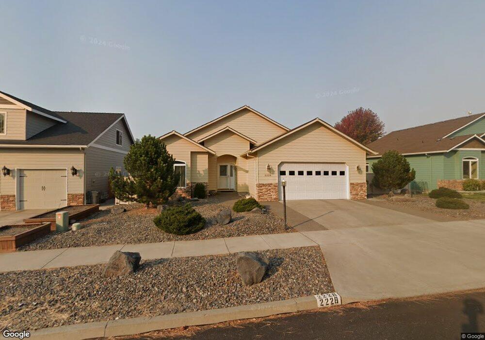 2228 SE Pilatus Ln, Bend, OR 97702 - photo 1