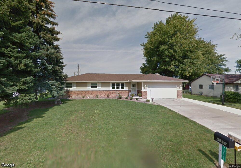 23921 W Meadow Dr, Genoa, OH 43430 - photo 1