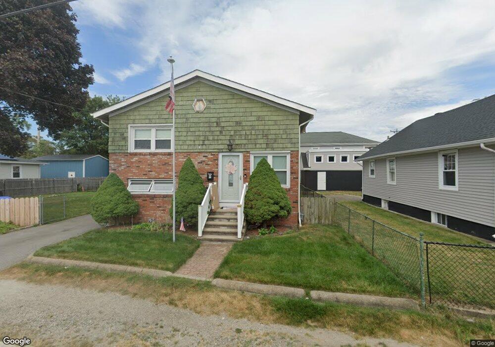 673 York Ave, Pawtucket, RI 02861 - photo 1