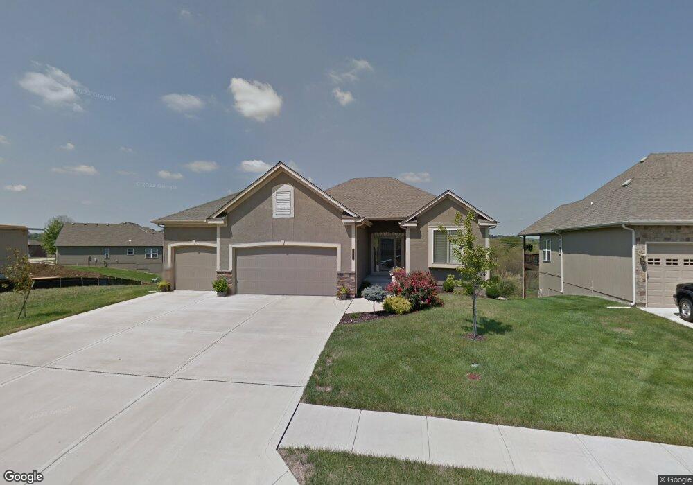 1444 Brompton Ln, Raymore, MO 64083 - photo 1