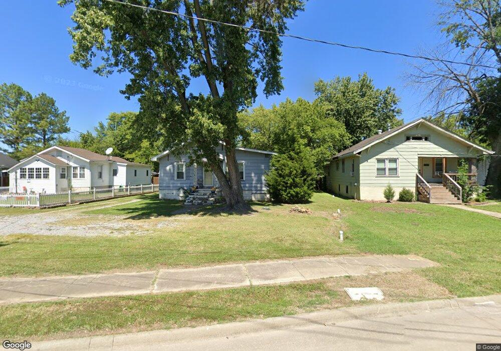 628 W Church St, Harrisburg, IL 62946 - photo 1