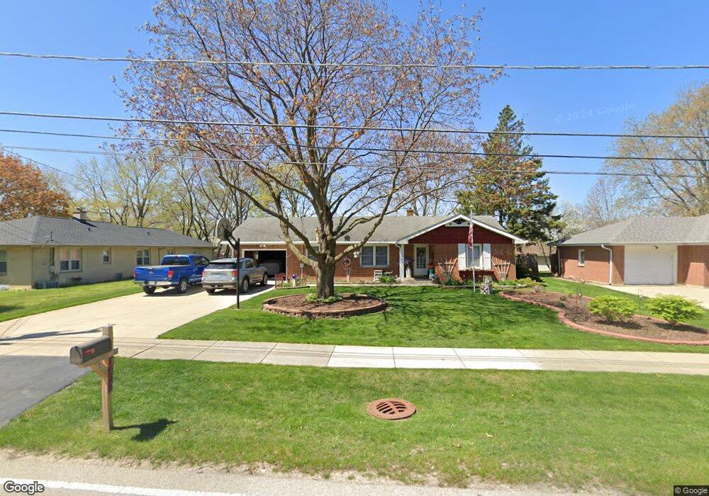 1022 Magnolia Ave, Gurnee, IL 60031 - photo 1