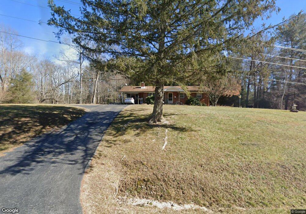 136 Pace Rd, Hendersonville, NC 28792 - photo 1