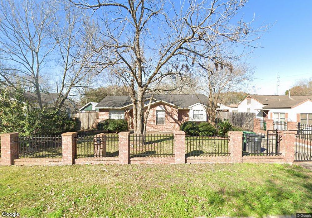7117 Eppes St, Houston, TX 77087 - photo 1
