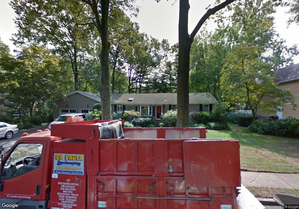 10 Lachmund Ct, Old Tappan, NJ 07675 - photo 1