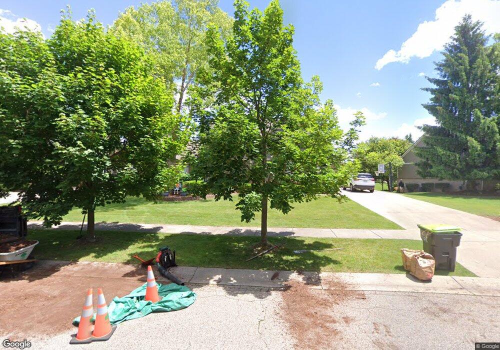 2861 Treyburn Ln, West Bloomfield, MI 48324 - photo 1