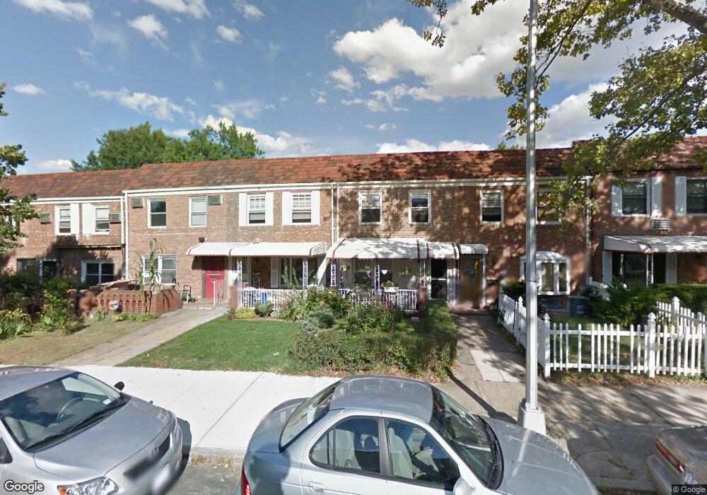 7025 175th St, Fresh Meadows, NY 11365 - photo 1