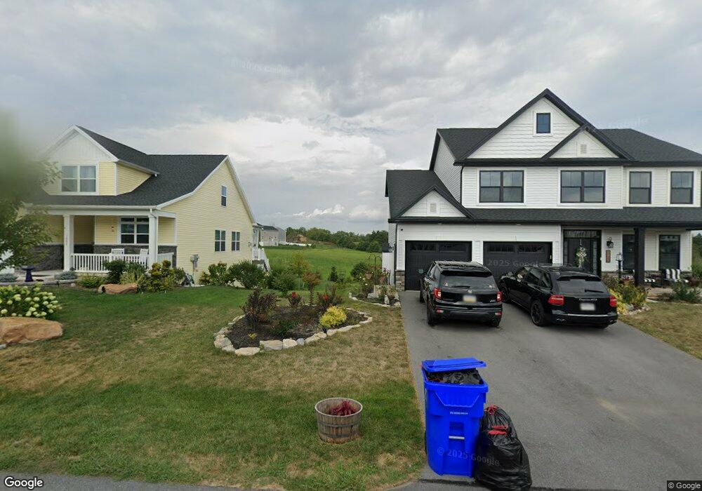 623 Raeann Dr, Greencastle, PA 17225 - photo 1