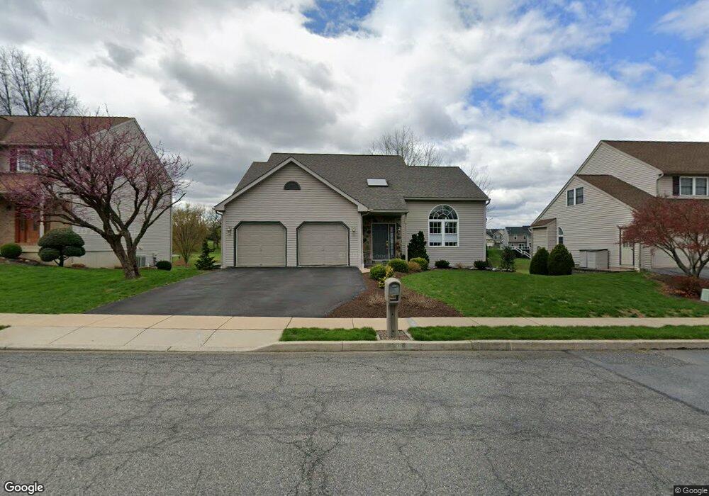 1018 Meadow Dr, Reading, PA 19605 - photo 1