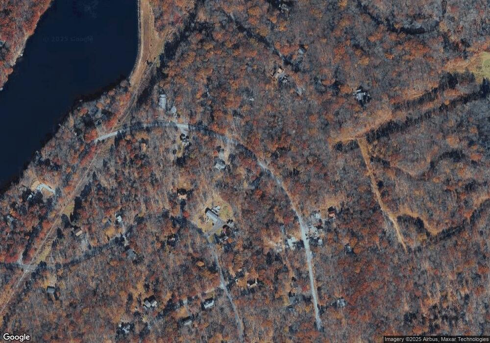 174 Mockingbird Ct, Bushkill, PA 18324 - photo 1