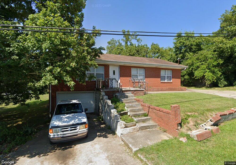 111 Gilkey Dr, Hopkinsville, KY 42240 - photo 1