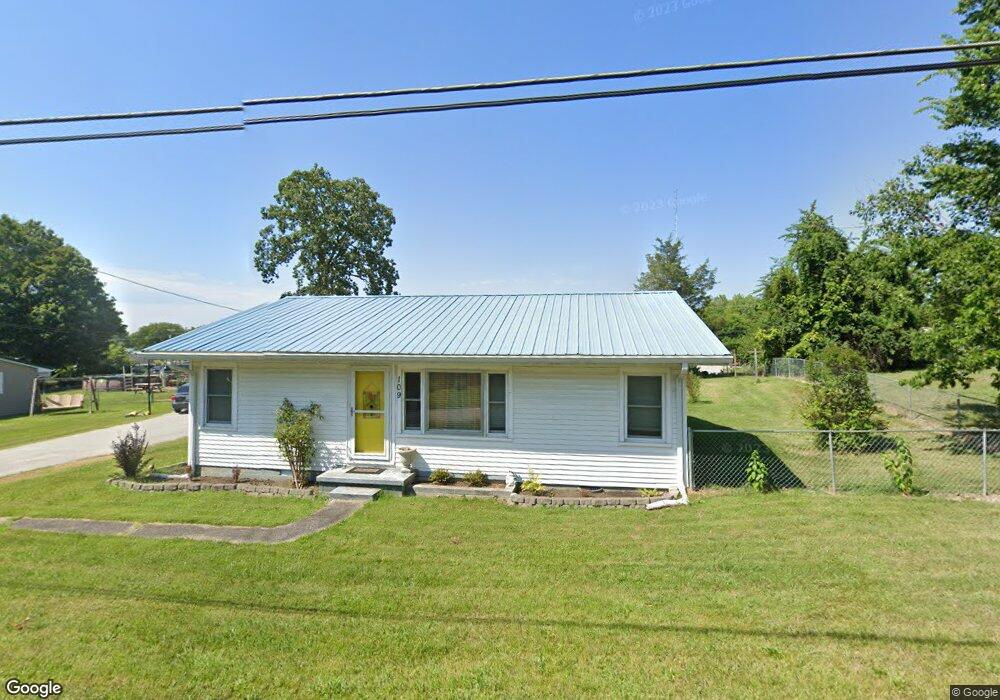 109 Gilkey Dr, Hopkinsville, KY 42240 - photo 1