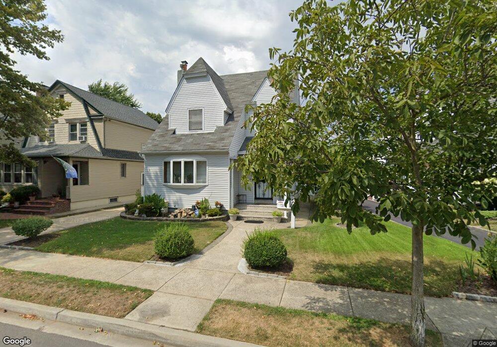 77 Manor Rd, Lynbrook, NY 11563 - photo 1