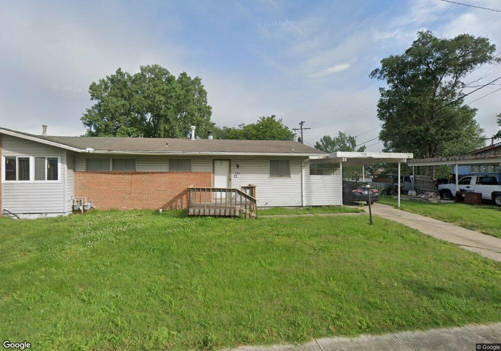7213 SW Greenview Dr, Topeka, KS 66619 - photo 1