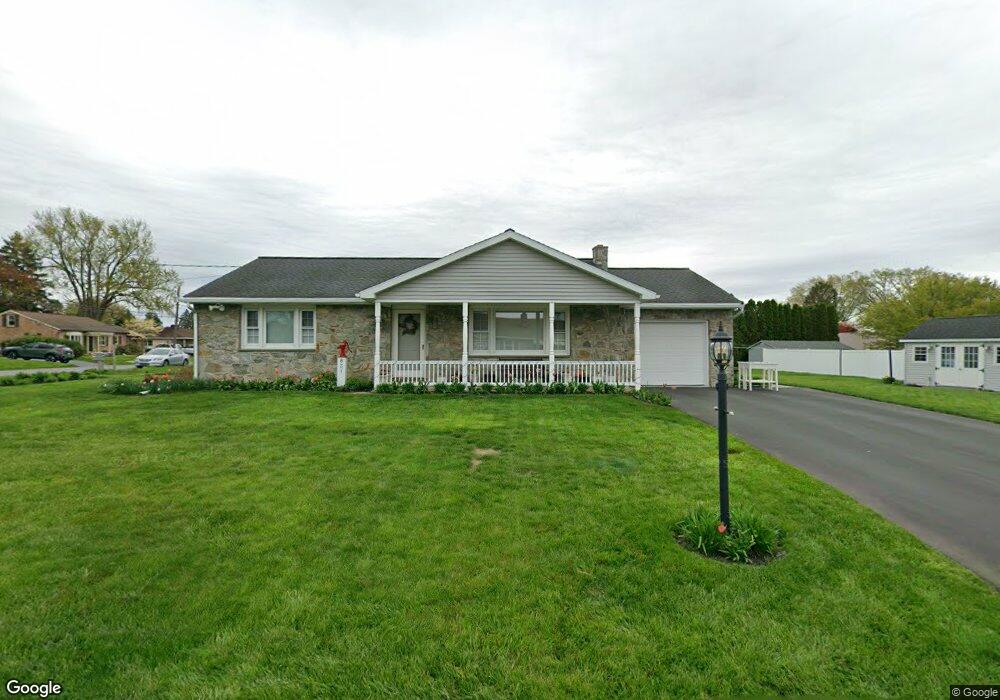 831 School Ln, New Holland, PA 17557 - photo 1