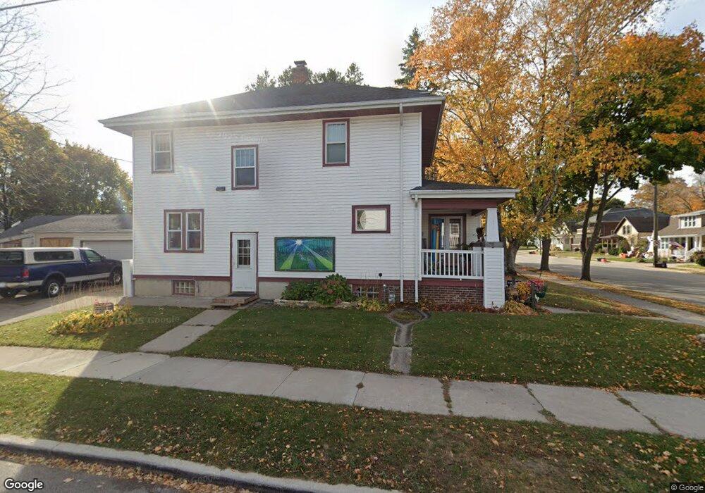 865 N 11th St, Manitowoc, WI 54220 - photo 1