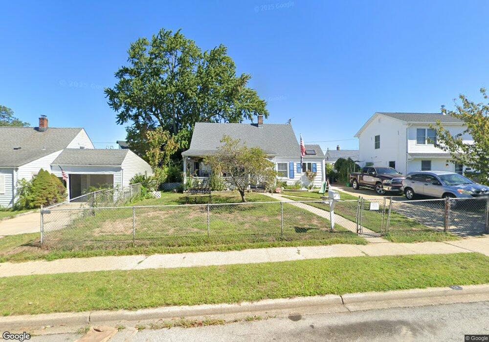 13 Tanners Ln, Levittown, NY 11756 - photo 1